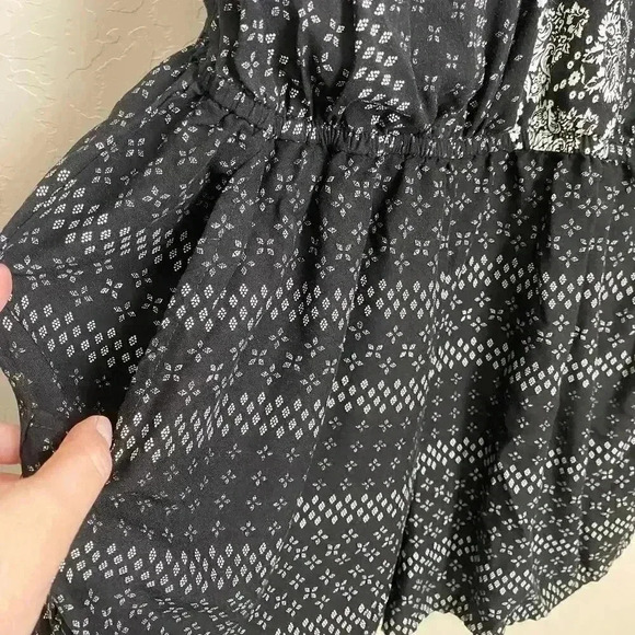 Mossimo Print Shorts Romper Size Medium - Picture 3 of 10